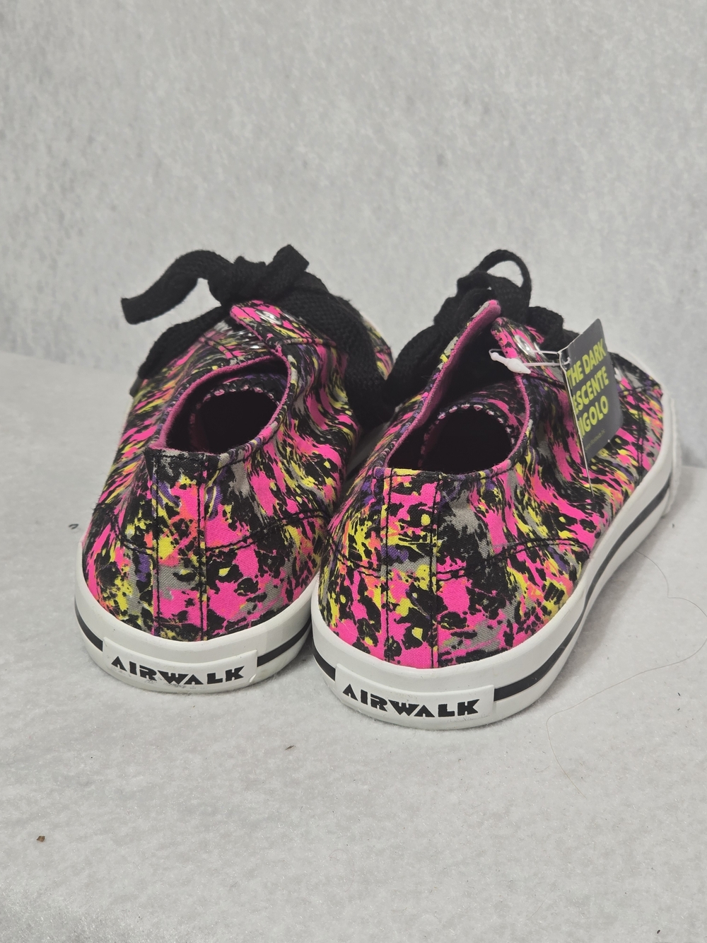 Black Canvas Sneakers with Neon Paint-Splash From Airwalk Size 8 - Picture 3 of 6